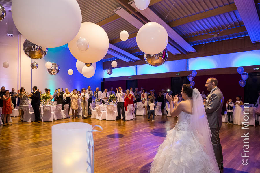 L'entrée des Mariés dans la salle du banquet